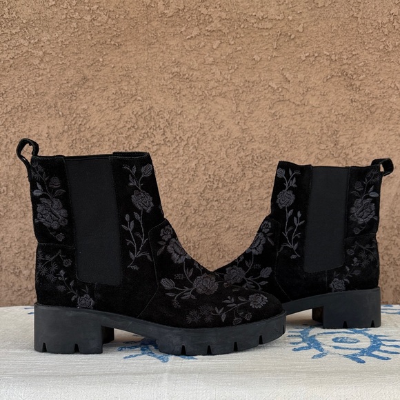 Johnny Was Shoes - Johnny Was Vixie Chelsea Lug Boots